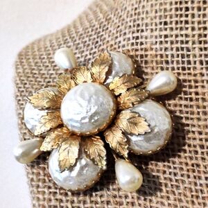 Vintage Regency Faux Baroque Pearls and Gold Leaves Brooch